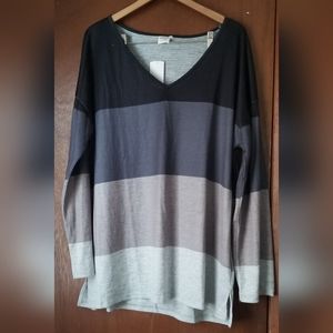 Simple by Suzanne Bistro V neck